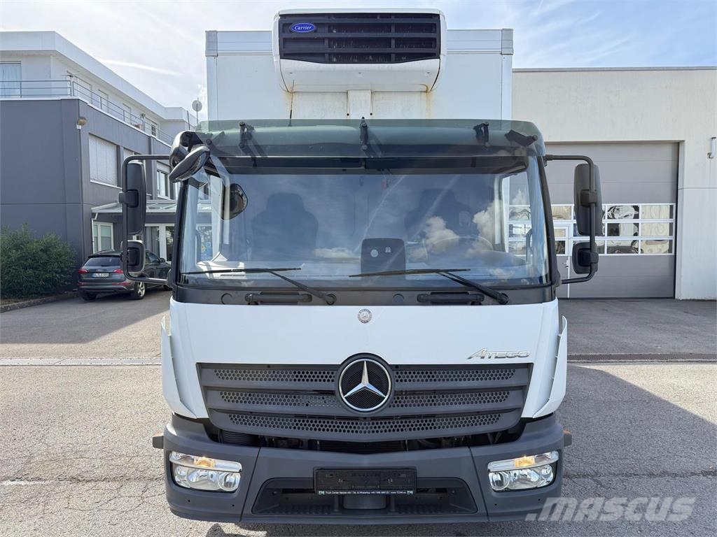 Mercedes-Benz Atego 818L Carrier Xarios600 seitli. Treppe TÜV Camion a temperatura controllata