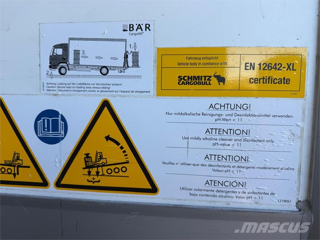 Schmitz Cargobull 3Achs ISO-Koffer BÄR-LBW 2to Liftachse TÜV04 27 Polprikolice zabojniki