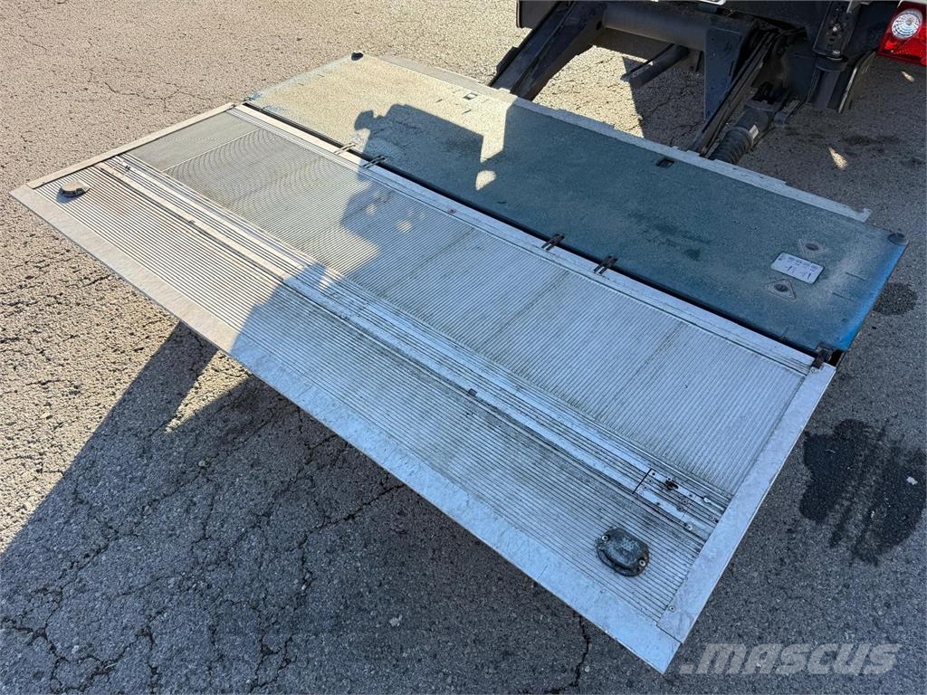 Schmitz Cargobull 3Achs ISO-Koffer BÄR-LBW 2to Liftachse TÜV04 27 Polprikolice zabojniki
