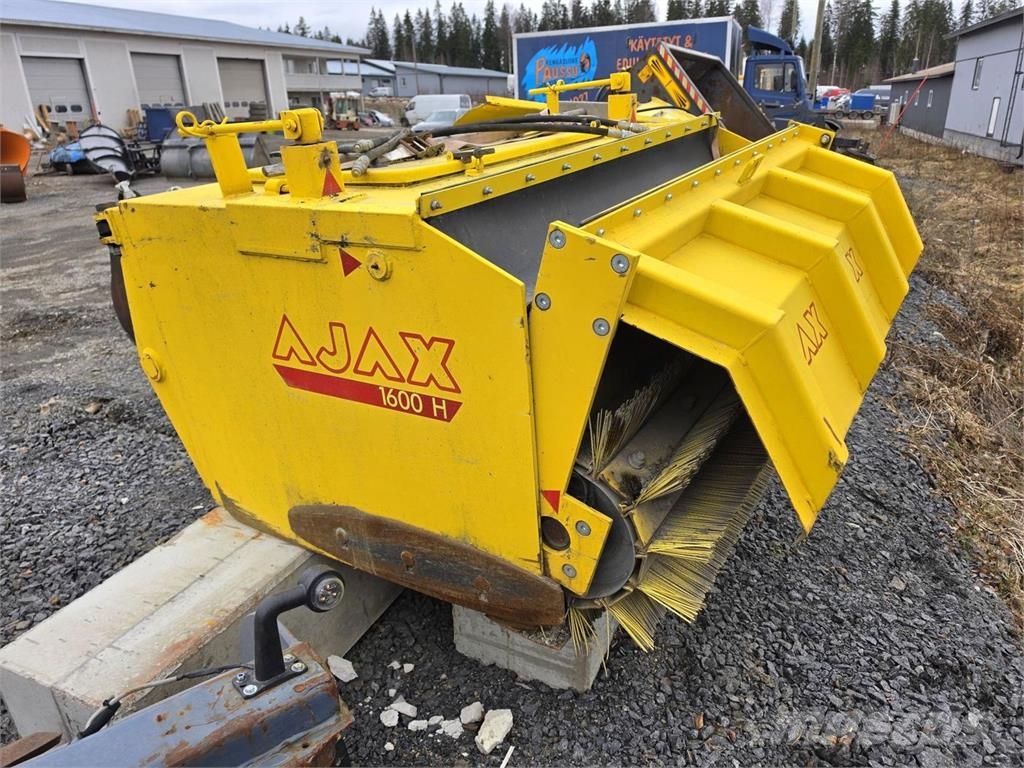 Ajax 1600H Kauhaharja كناسات