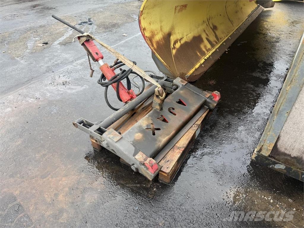Ajax 3000 aura Snöblad och plogar