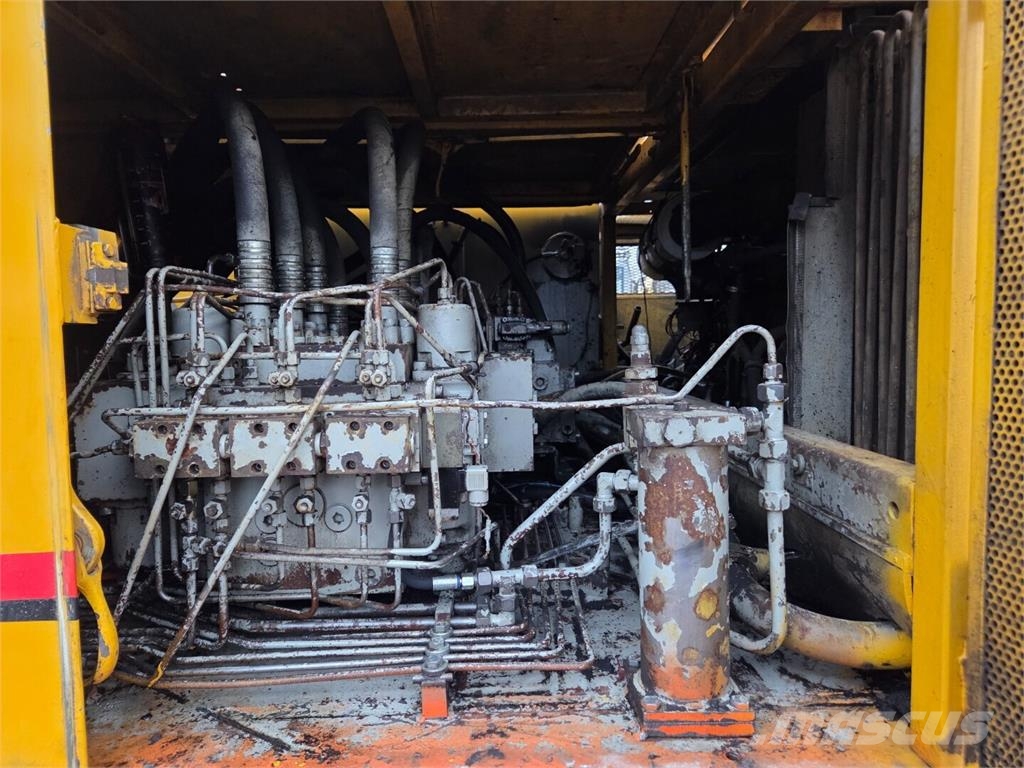 Åkerman H12B Rupsgraafmachines