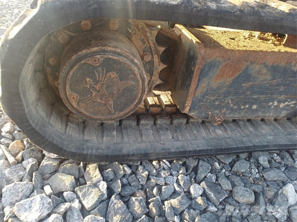 Bobcat 428EG Engcon pyörittäjällä Minigravere <7t