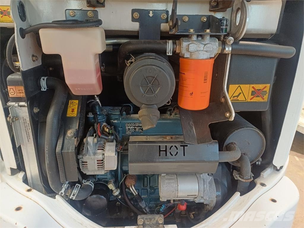 Bobcat 428EG Engcon pyörittäjällä Minigravere <7t