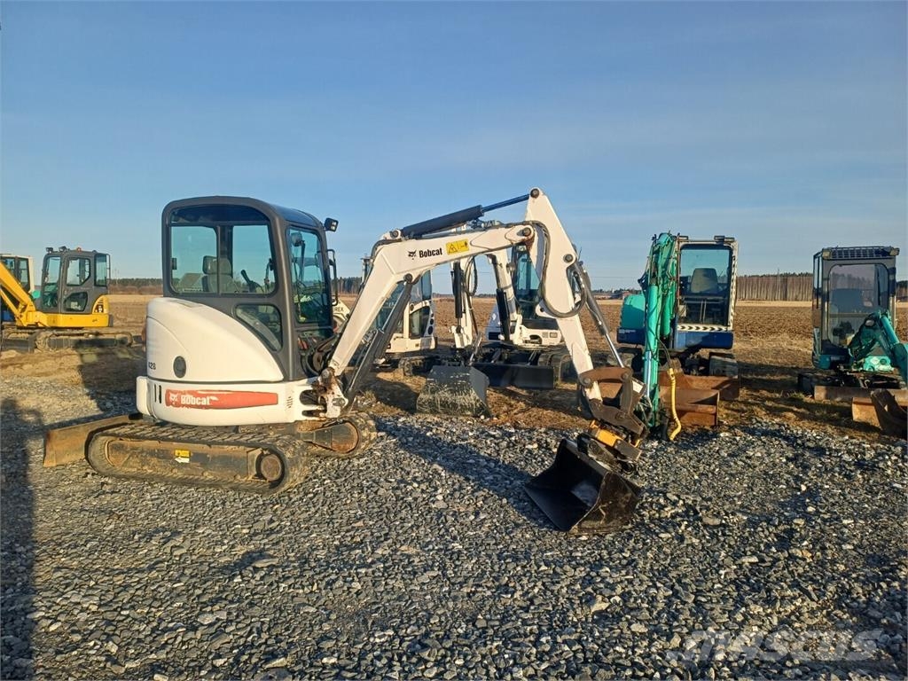 Bobcat 428EG Engcon pyörittäjällä Minigravere <7t