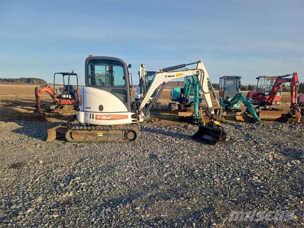 Bobcat 428EG Engcon pyörittäjällä Minigravere <7t