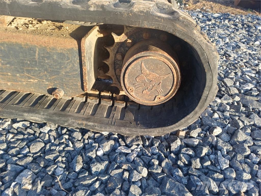 Bobcat 428EG Engcon pyörittäjällä Minigravere <7t