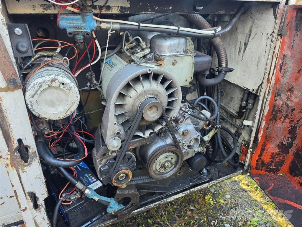 Bobcat Clark 731 Liukuohjatut kuormaajat