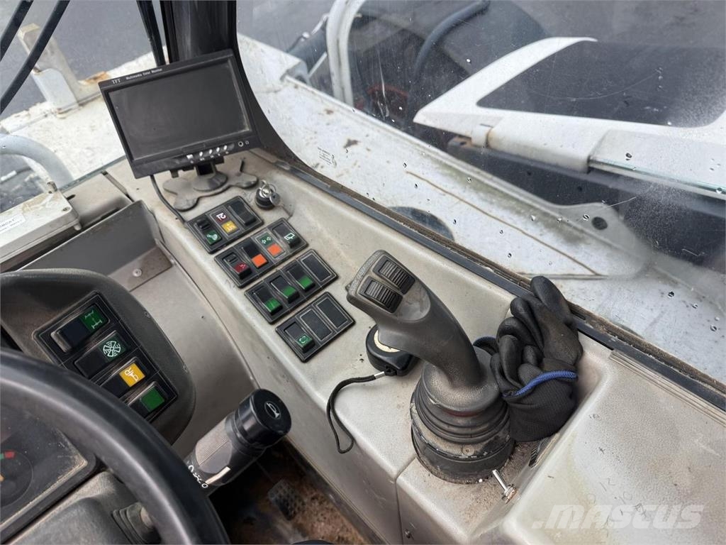 Bobcat T401770 kurottja hyvät varusteet Teleskopski viličarji