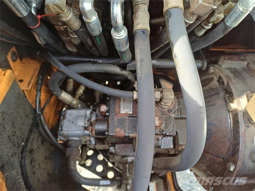 CASE CX50 kallistuvalla liittimellä Miniescavatori