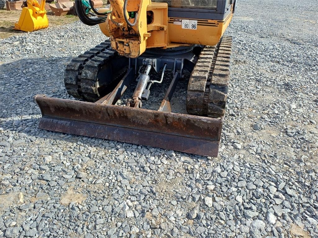 CASE CX50 kallistuvalla liittimellä Miniescavatori