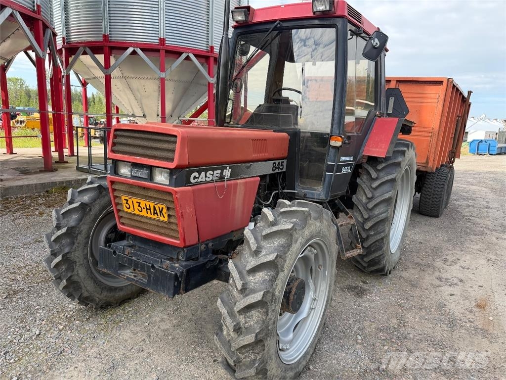 Case IH 845 HUOM VAAN 4120 H AJETTU Трактори
