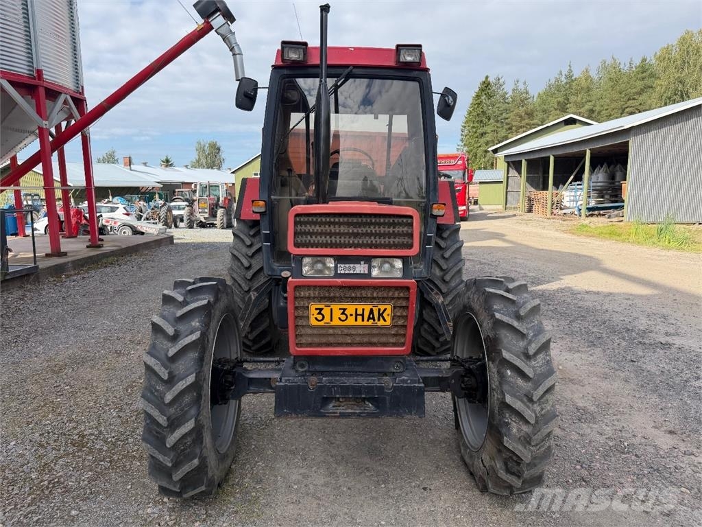 Case IH 845 HUOM VAAN 4120 H AJETTU Трактори