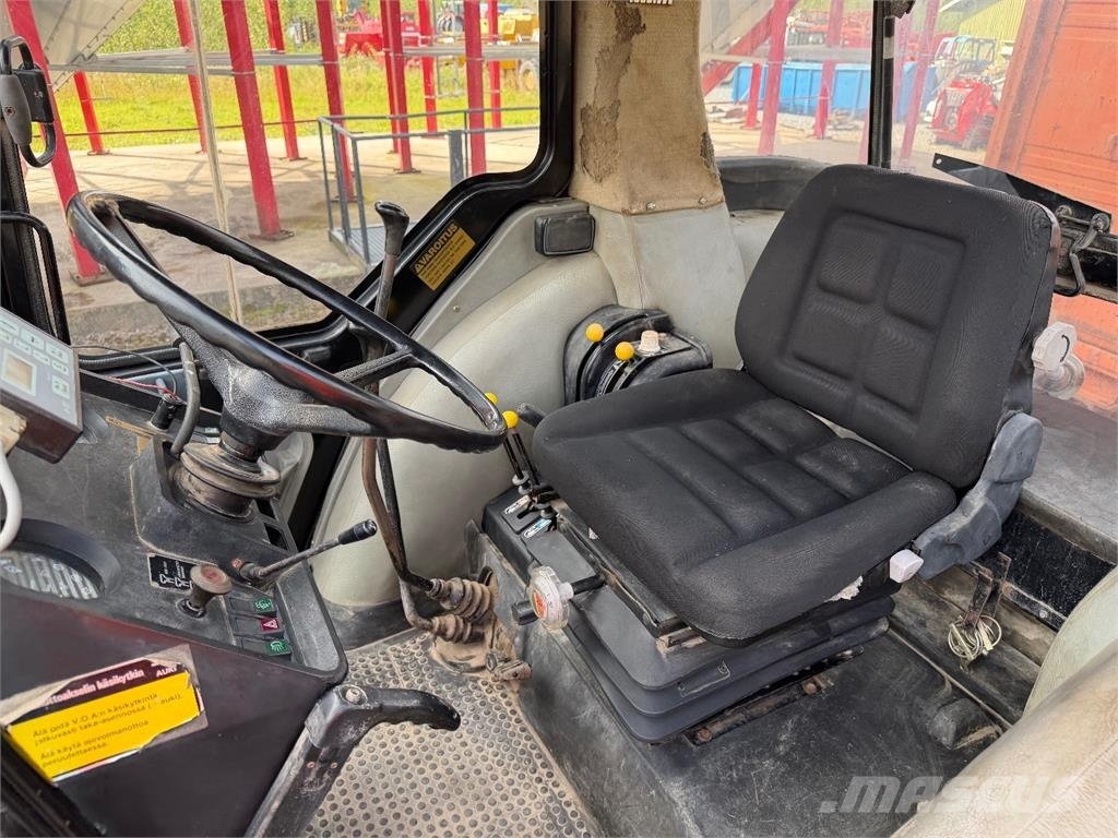 Case IH 845 HUOM VAAN 4120 H AJETTU Трактори