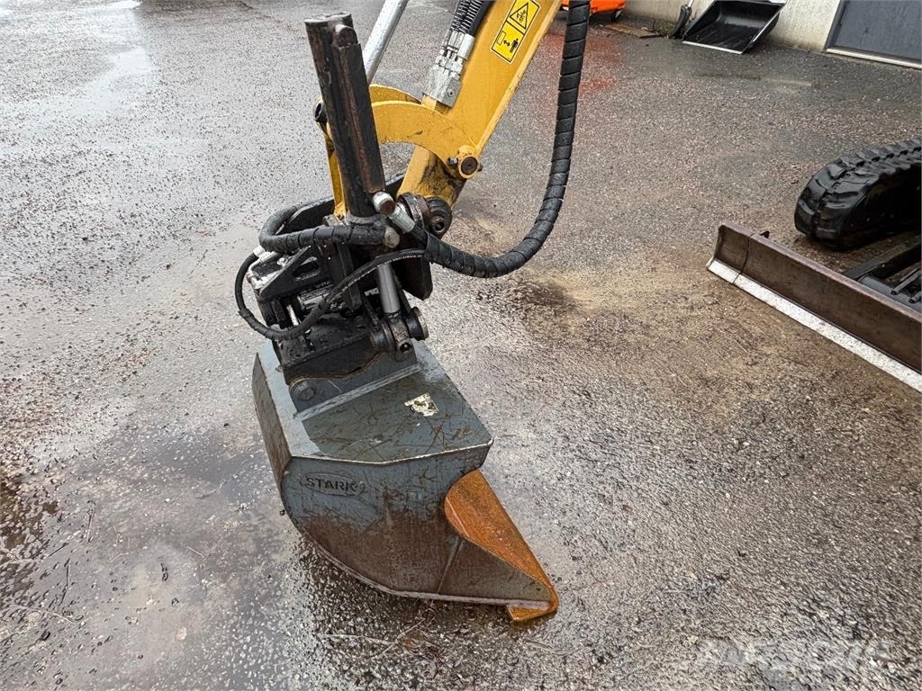 CAT 301.8 حفارات صغيرة أقل من 7 طن (حفارات صغيرة)