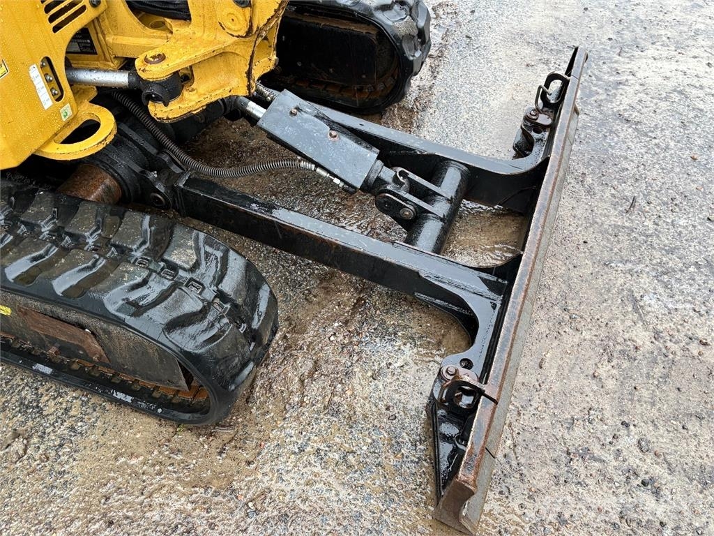 CAT 301.8 حفارات صغيرة أقل من 7 طن (حفارات صغيرة)