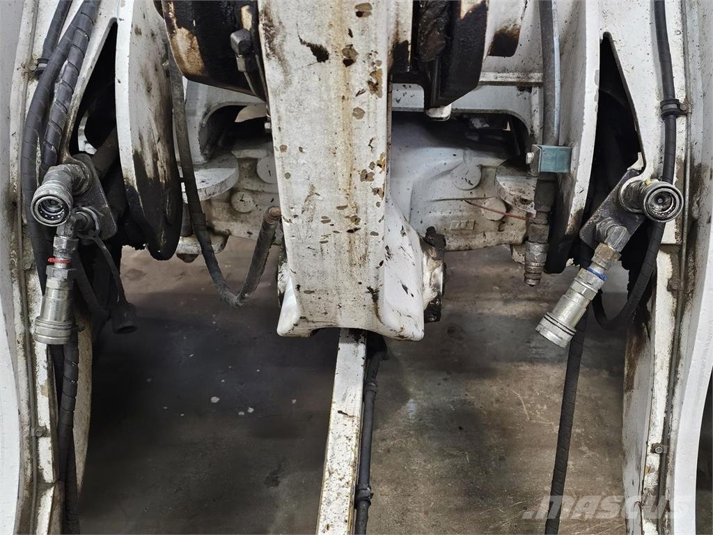 CAT 906H2 Фронтальні навантажувачі