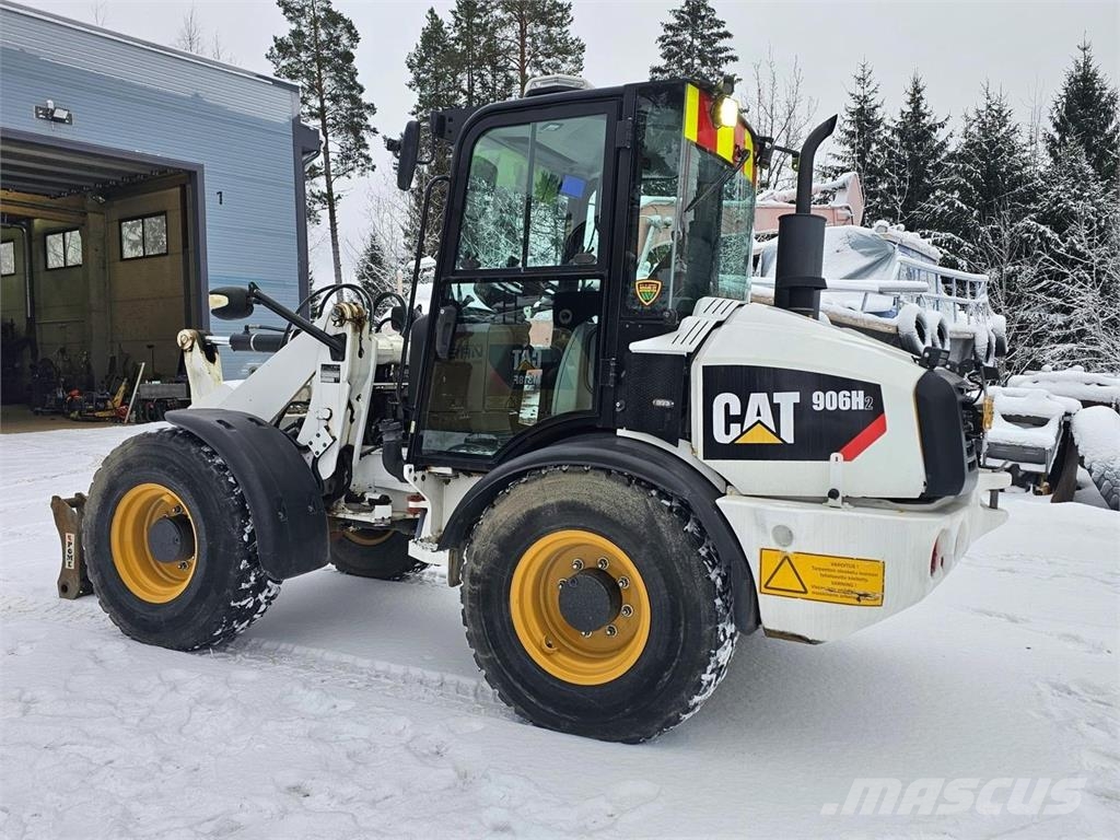 CAT 906H2 Фронтальні навантажувачі