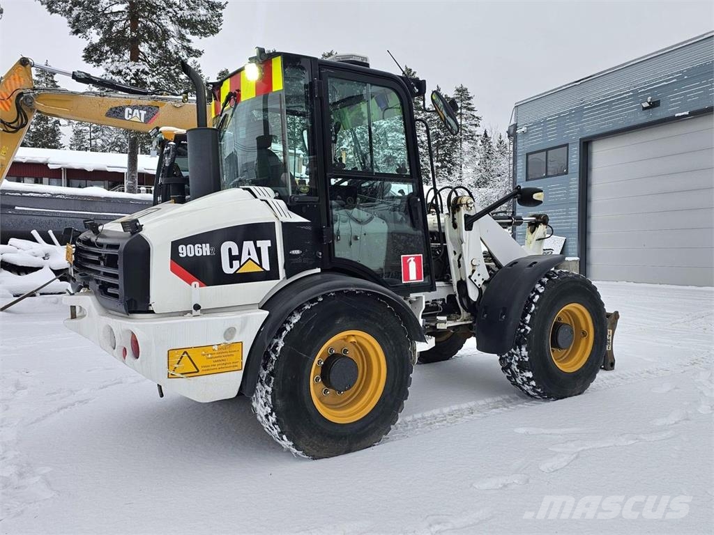 CAT 906H2 Фронтальні навантажувачі