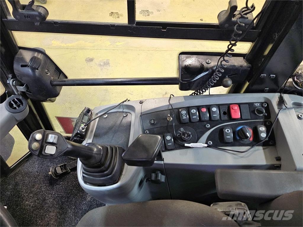 CAT 906H2 Фронтальні навантажувачі