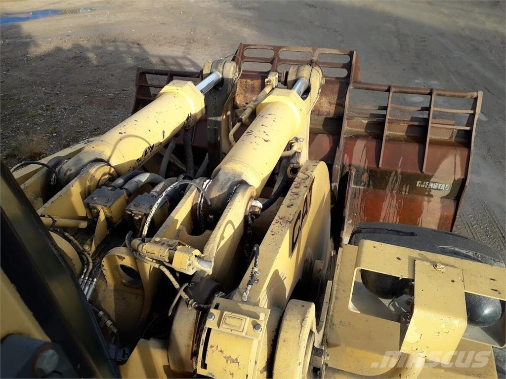 CAT 988 B Hjullastare