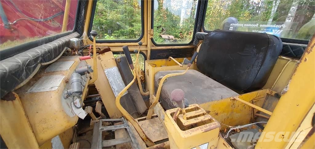 CAT D4D 履帶推土機