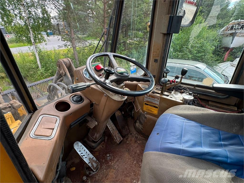 CAT IT 28 B Φορτωτές με λάστιχα (Τροχοφόροι)
