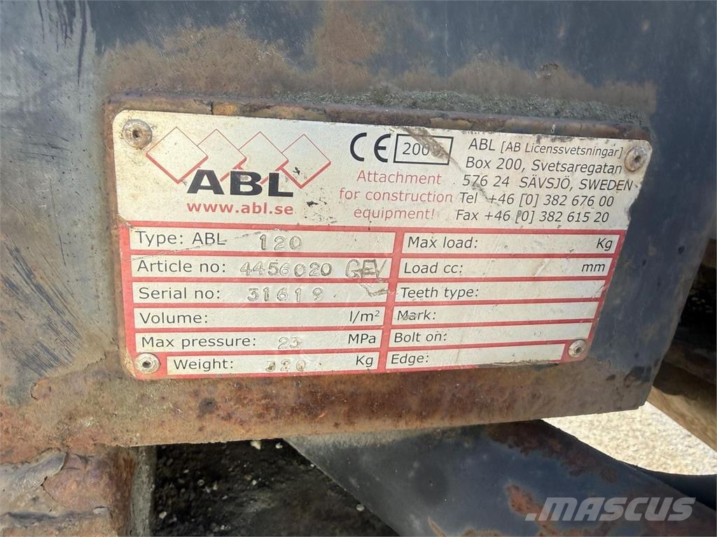 CAT TH580B Teleskopiskie manipulatori