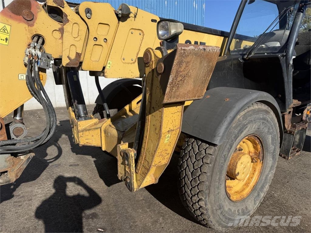 CAT TH580B Teleskopiskie manipulatori