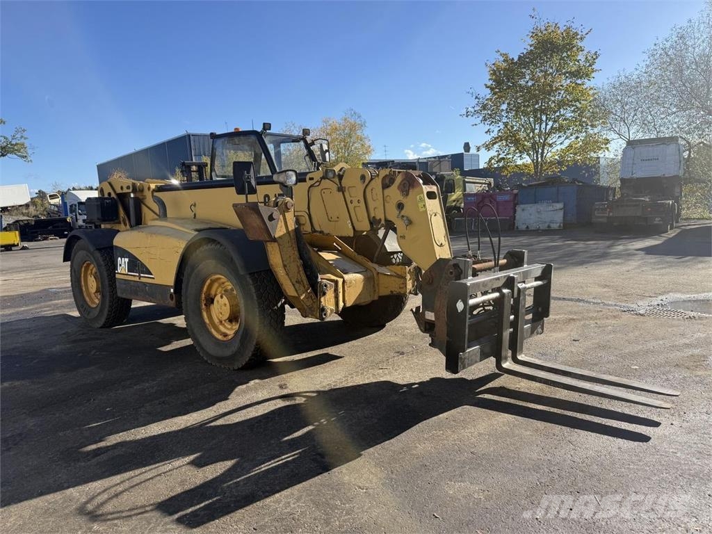 CAT TH580B Teleskopiskie manipulatori