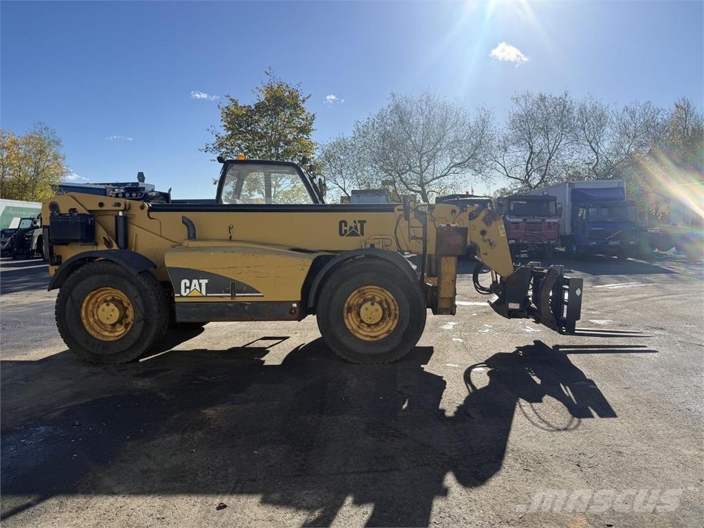 CAT TH580B Teleskopiskie manipulatori