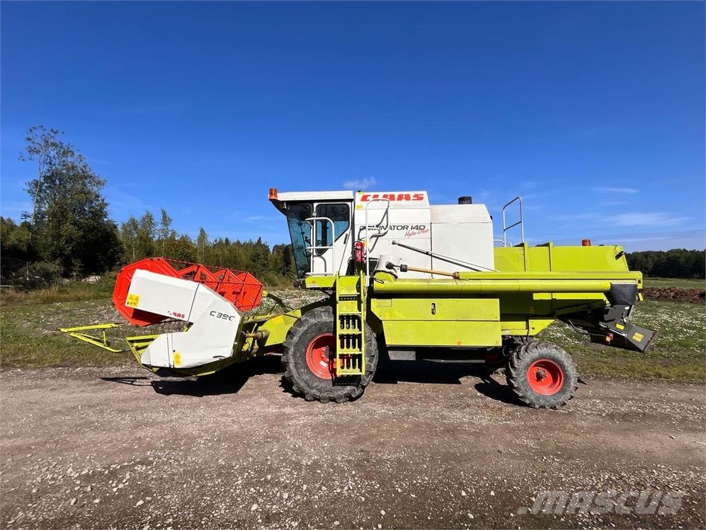 CLAAS Dominator 140 Θεριζοαλωνιστικές μηχανές