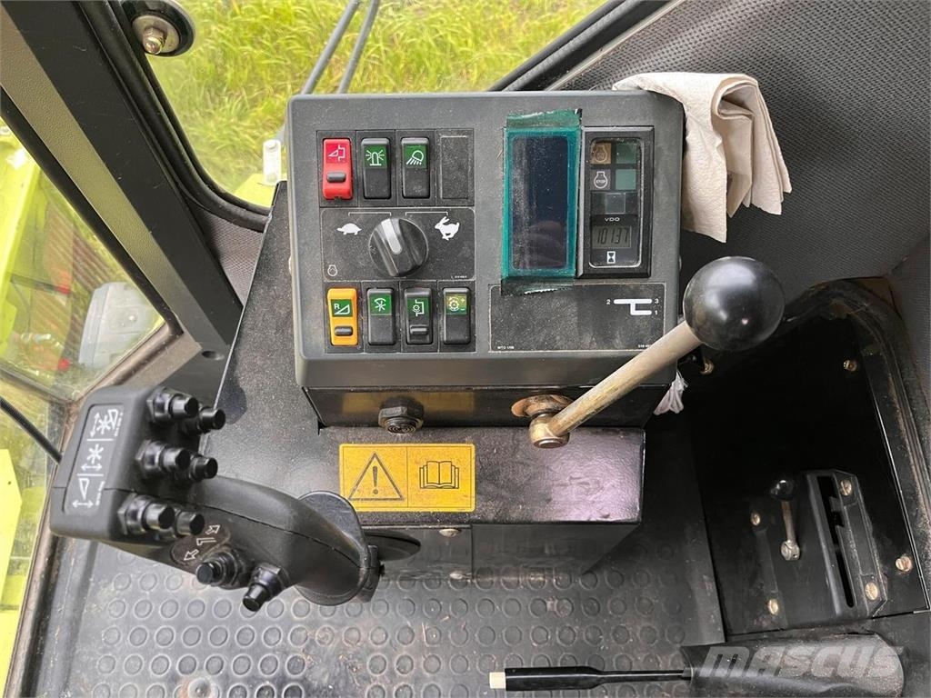 CLAAS Dominator 140 HydroDrive Mähdrescher