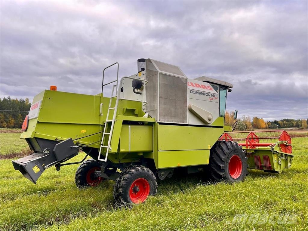 CLAAS Dominator 140 HydroDrive Mähdrescher