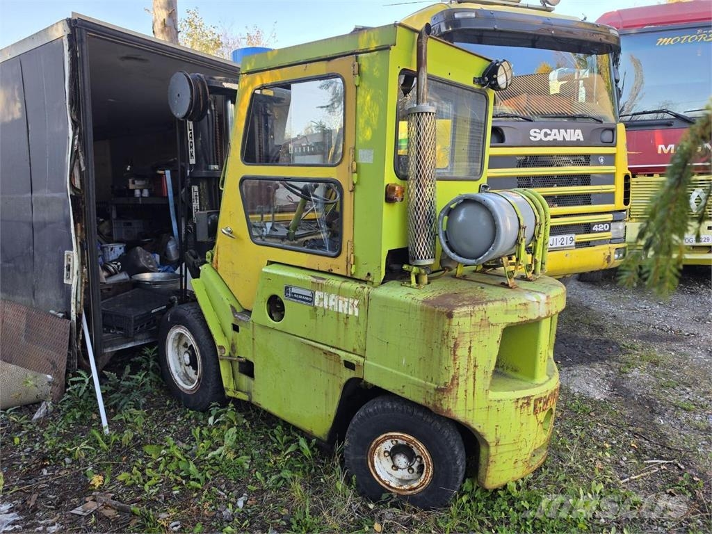 Clark C500 Y55LPG Kaasutrukki Carrelli elevatori GPL
