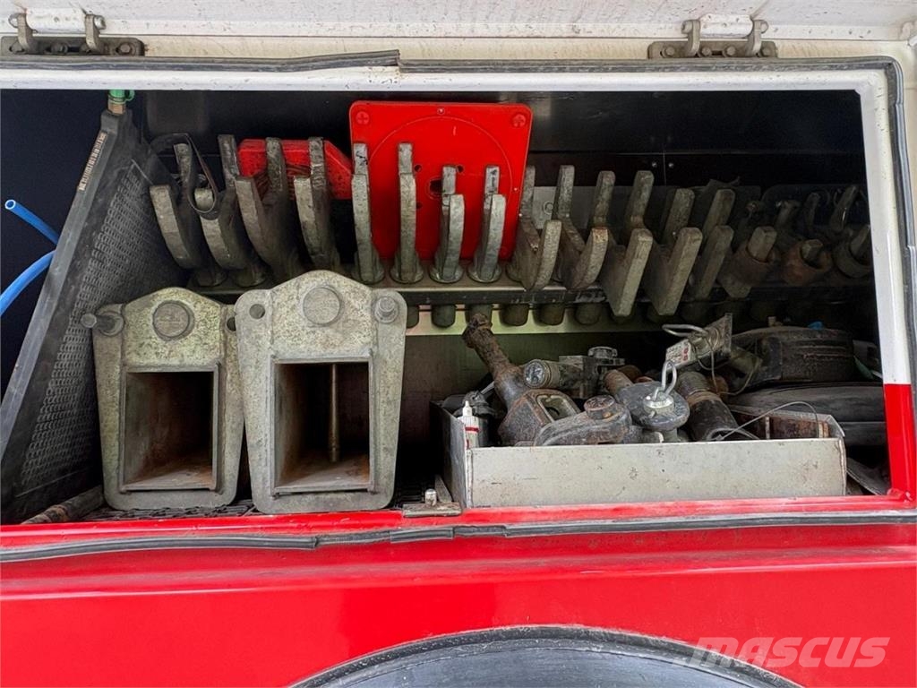 DAF Xf 530 fad 8x4 Camiones portavehículos