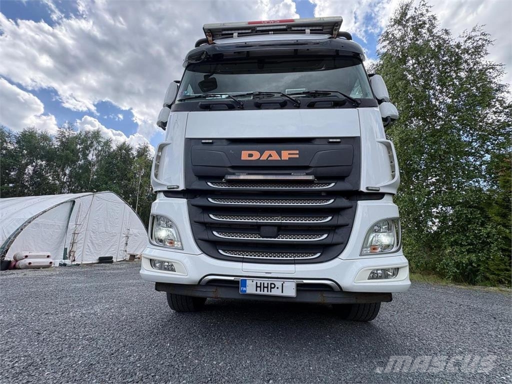 DAF Xf 530 fad 8x4 Camiones portavehículos
