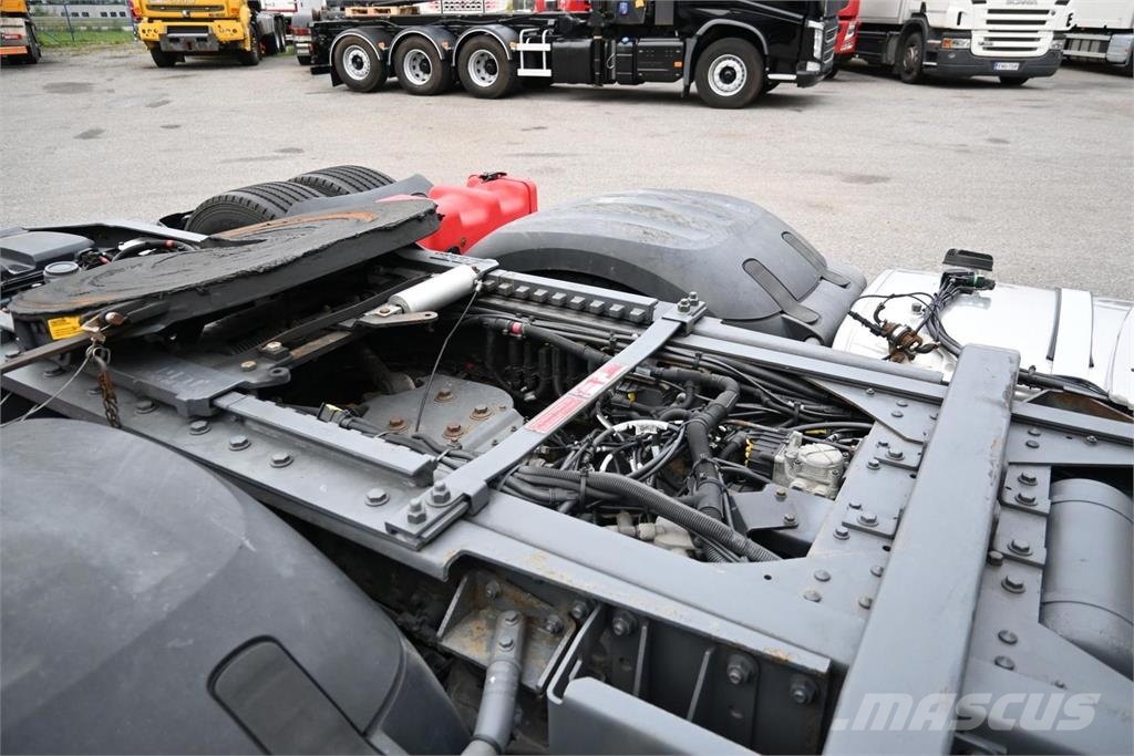 DAF XF530 6x2 Truck Tractor Units