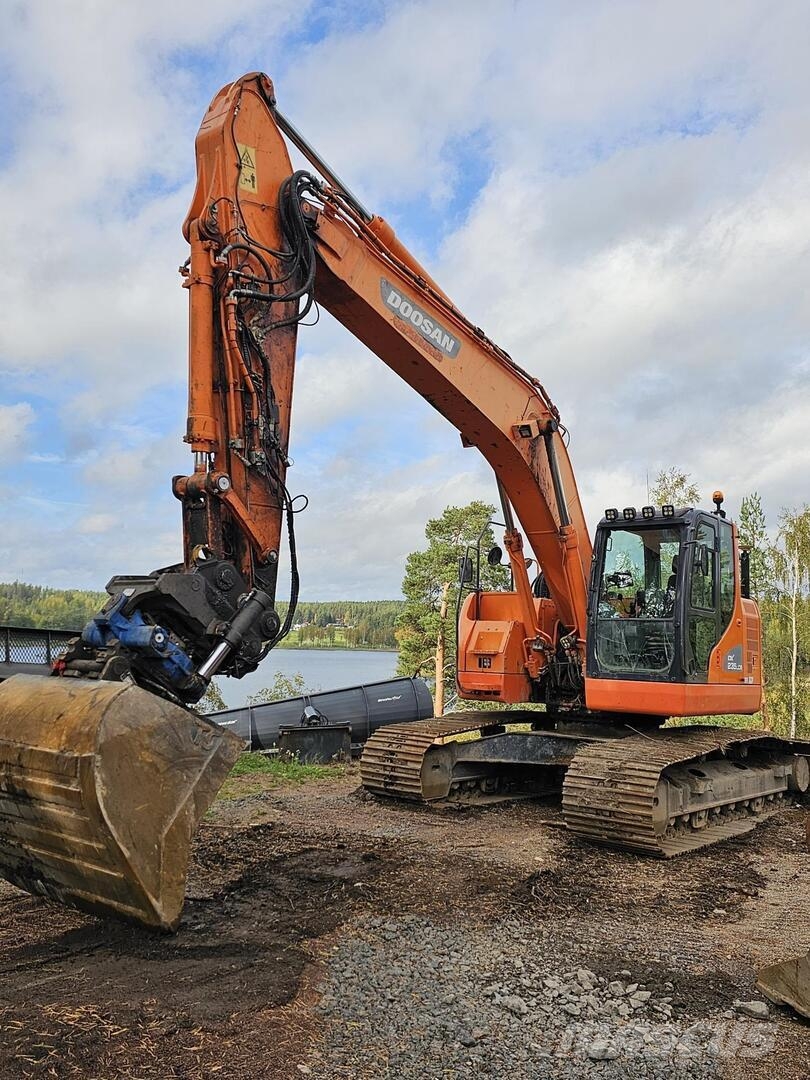 Doosan DX 235 LCR, Leica 3D, SMP ST28 rototiltti pih Rupsgraafmachines