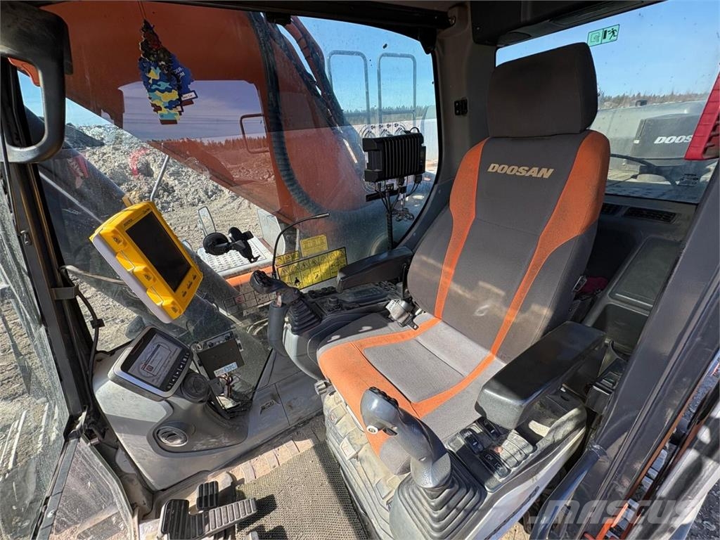 Doosan DX 340 LC-5 MYYTY/SOLD Kāpurķēžu ekskavatori