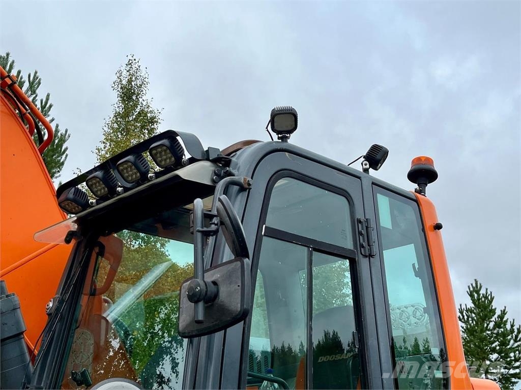 Doosan DX140LC Εκσκαφείς με ερπύστριες