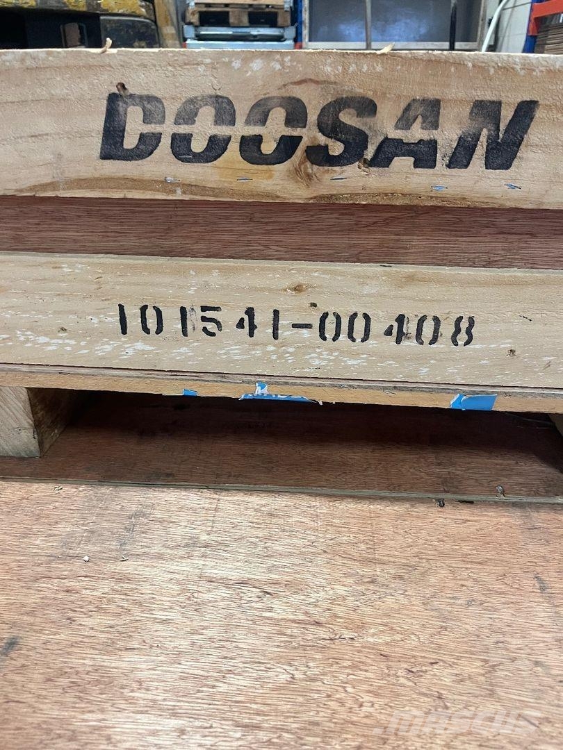 Doosan DX225 DX235 DX255 Excavadoras sobre orugas