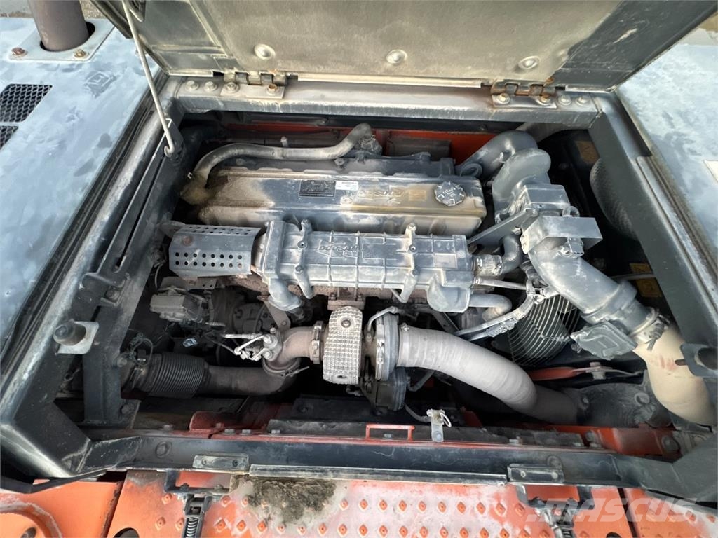 Doosan DX300 LC-3 Εκσκαφείς με ερπύστριες