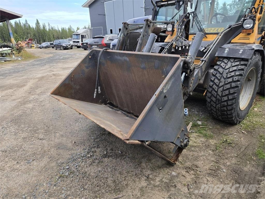 EHM 600 TJ Hiekoituskauha Kum ve tuz serpiciler