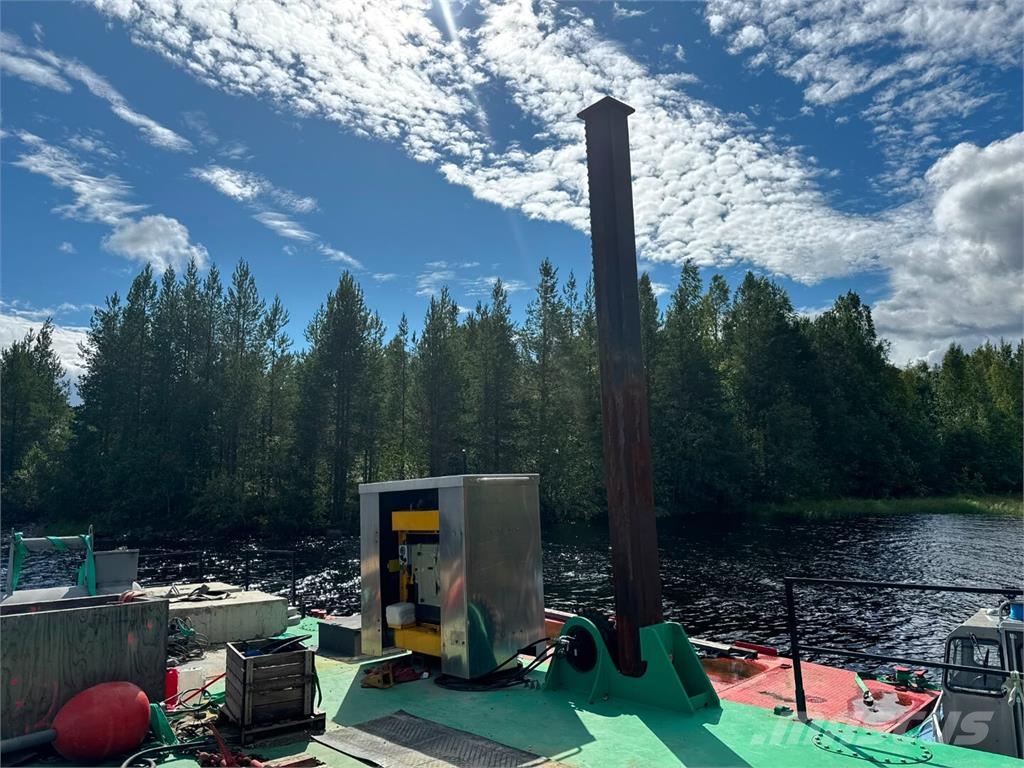 FBM MAININKI PROOMU Work boats / barges