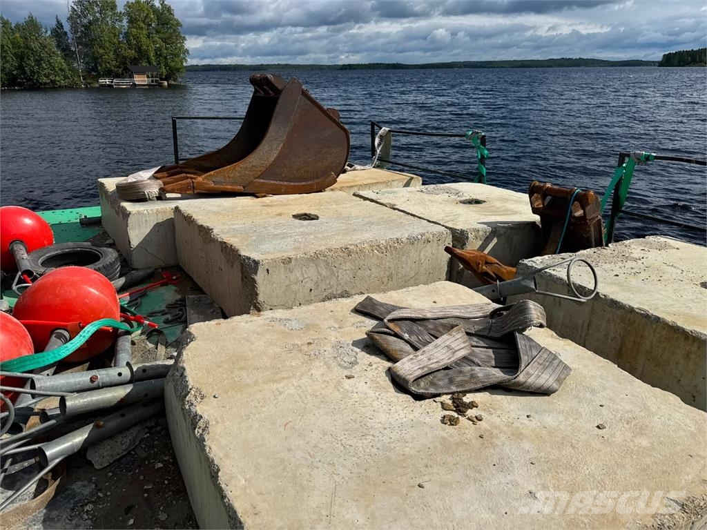 FBM MAININKI PROOMU Work boats / barges