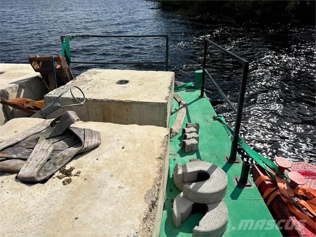 FBM MAININKI PROOMU Work boats / barges