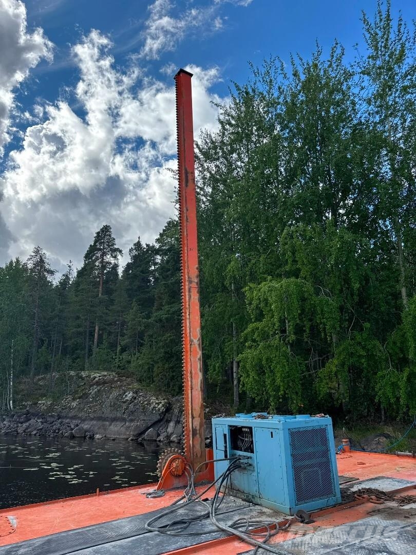  FBP 15M Proomu / Voodoo hinaaja / Hydr.yksikkö Work boats / barges
