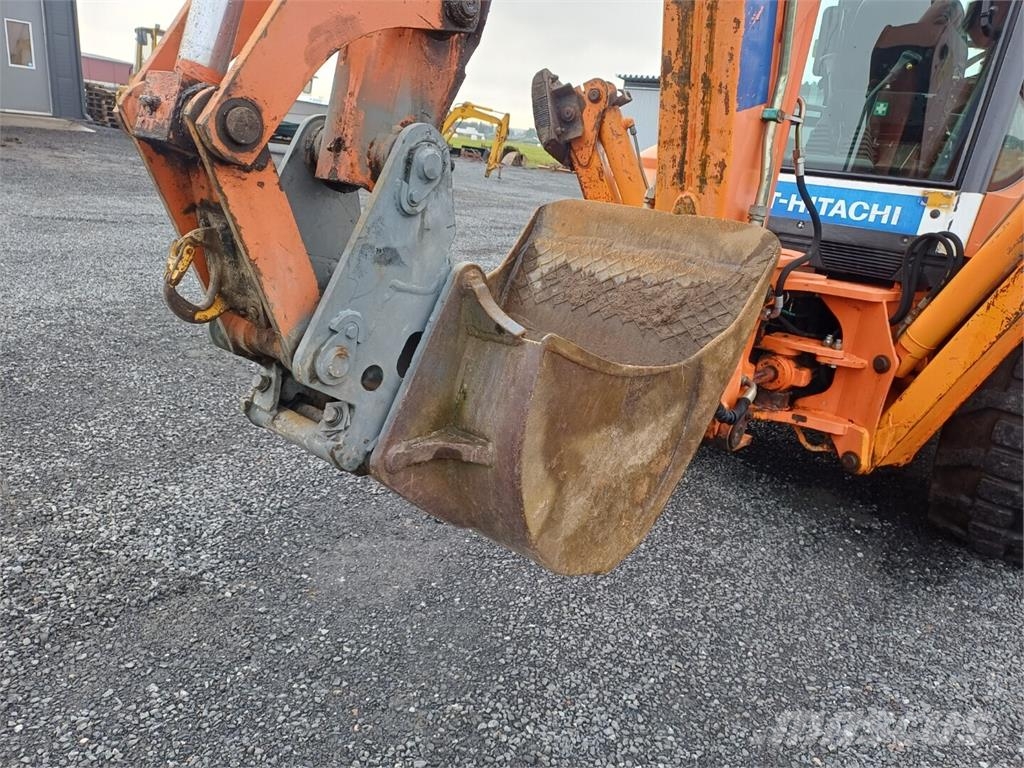 Fiat-Hitachi FB100 compact 4x4 traktorikaivuri Kotrórakodók