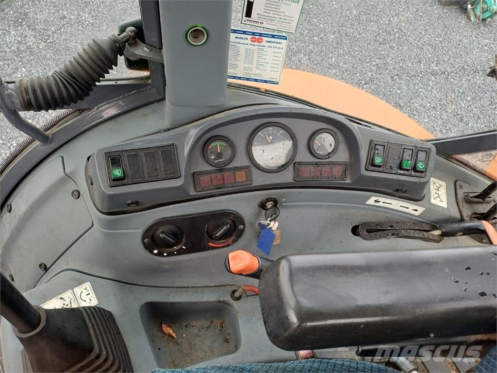 Fiat-Hitachi FB100 compact 4x4 traktorikaivuri Kotrórakodók